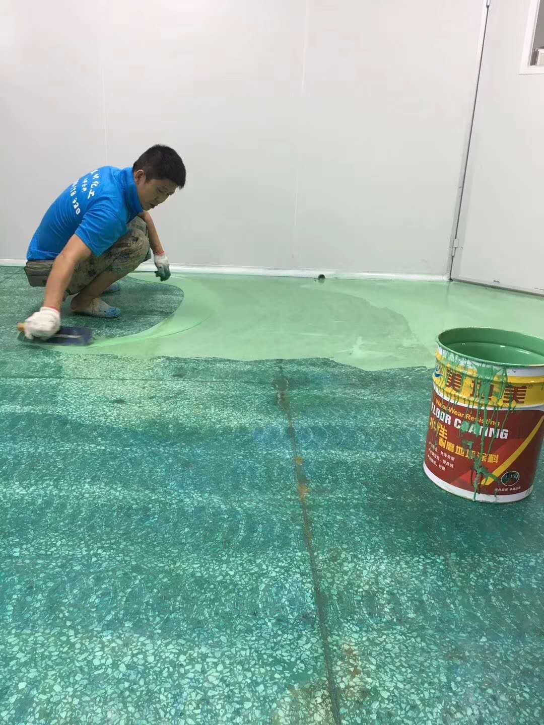 水性环氧地坪涂料施工的时候怕水吗